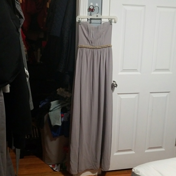 gown - Picture 2 of 5